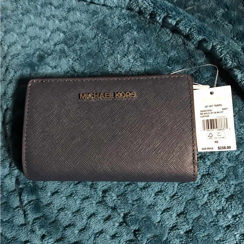 NWT MK Jet Set Navy Bifold Zip Coin wallet
